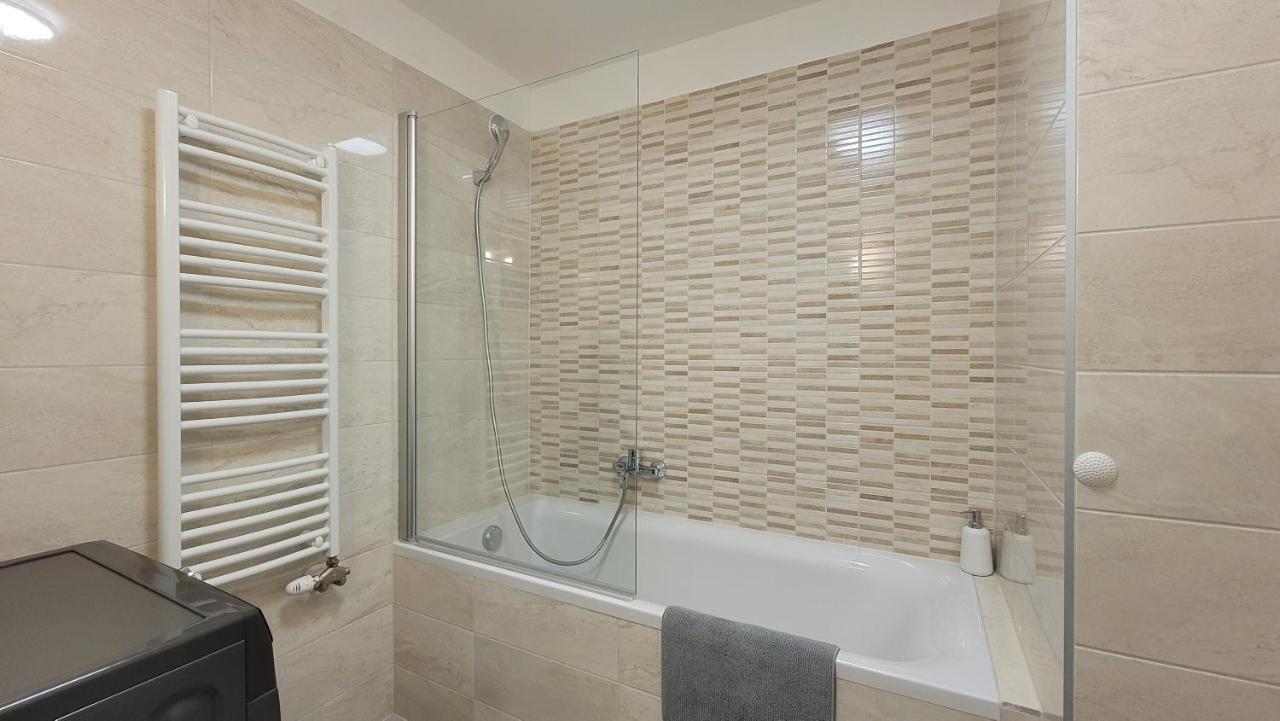 Mm D Home Apartment Budapest Bagian luar foto