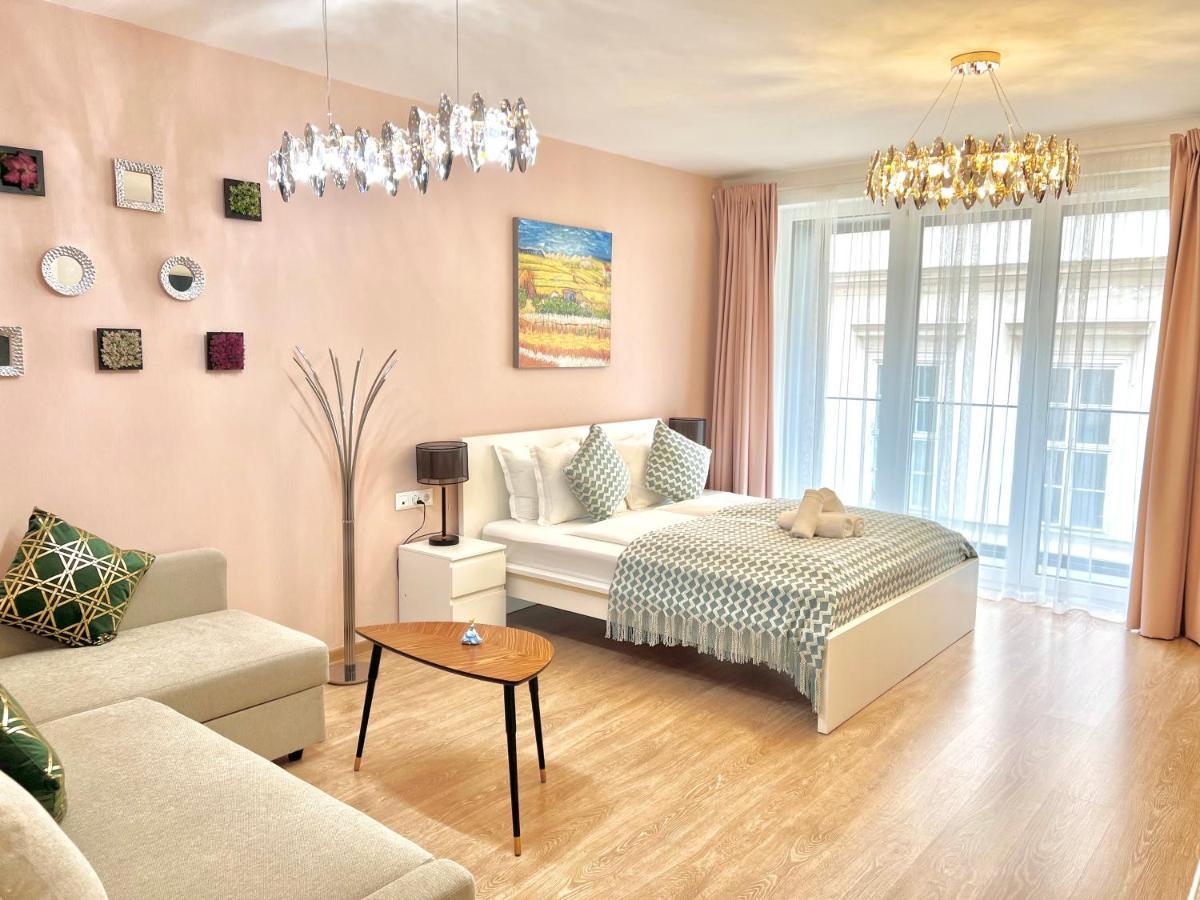 Mm D Home Apartment Budapest Bagian luar foto